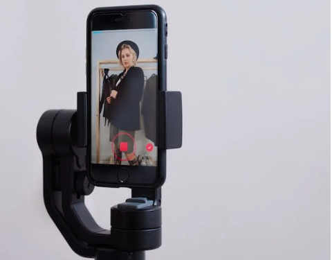 Retro Revival: Nostalgic Trends Making a Comeback in 2024