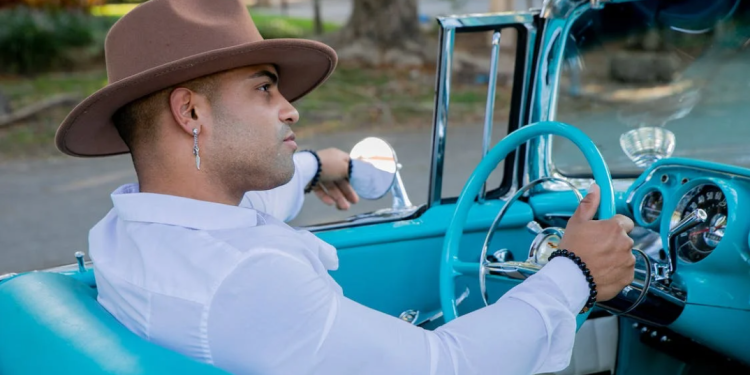 Accessorizing Like a Pro: Elevating Your Outfits with the Right Accessories