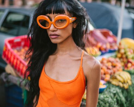 The Power of Contrast: Playing with Textures for Dynamic Outfit Pairings