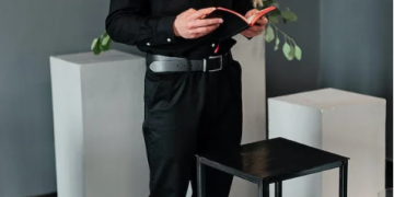 Flattering Silhouettes: Dressing for Your Body Shape with Confidence